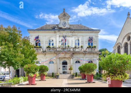 Hotel de ville / Mairie / Hôtel de ville sur la place André Delaunay, Montbazon, Indre-et-Loire (37), France. Banque D'Images