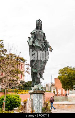 Venise, Italie - 2 avril 2022 : Statue en bronze de la Vierge Marie, Immaculée Vierge à Venise, Italie. Banque D'Images