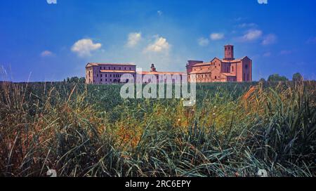 L'abbaye de Valserena ou abbaye de San Martino dei Bocci, communément mais improprement connue comme la Chartreuse de Paradigna. Parma. Banque D'Images