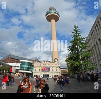 Le Liverpool Playhouse Theatre avec radio City Tower, Williamson Square, Liverpool, Merseyside, Angleterre, ROYAUME-UNI, L1 1EL Banque D'Images