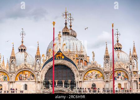 Venise, Italie - 2 avril 2022 : la basilique de la cathédrale patriarcale de Saint-Marc, communément connue sous le nom de basilique de Saint-Marc, est l'église de la cathédrale de la République Banque D'Images