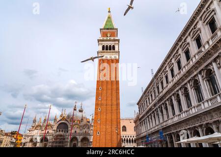 Venise, Italie - 2 avril 2022 : la basilique de la cathédrale patriarcale de Saint-Marc, communément connue sous le nom de basilique de Saint-Marc, est l'église de la cathédrale de la République Banque D'Images