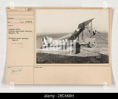 Une vue aérienne de Langley Field Aviation Experiment Station à Hampton, en Virginie. La photographie montre un appareil de repérage standard de type M sur le côté de la piste. La photo a été prise le 10 février 1919 et a été diffusée par W.C.D. à photo ELV. Le 28 février 1918. Banque D'Images