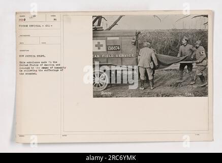 Une ambulance fabriquée aux États-Unis, numéro 2590, aide à soulager les souffrances des soldats blessés. Cette image montre comment l'Amérique contribue à l'effort de guerre. L'ambulance a été donnée pour aider la cause de l'humanité. Banque D'Images