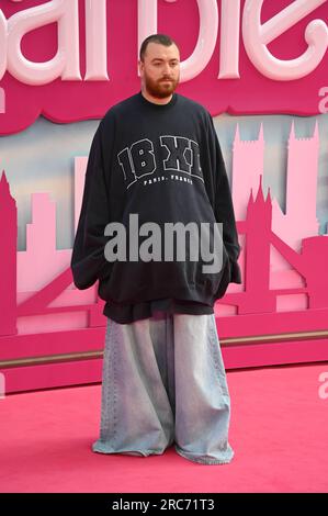 Sam Smith arrive au Cineworld Leicester Square, Londres, Royaume-Uni. 12 juillet 2023. Name assiste à la première européenne de Barbie, Londres, Royaume-Uni. Crédit : Voir Li/Picture Capital/Alamy Live News Banque D'Images