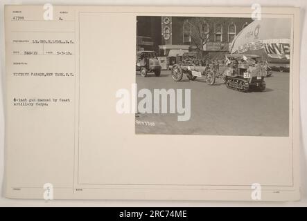 Membres du corps d'artillerie côtière avec un canon de 6 pouces lors de la parade de la victoire à New York. Cette photographie a été prise le 3 mai 1919 par le Lt Geo.H. Lyon. Banque D'Images