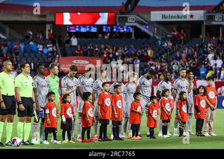 Chicago, États-Unis. 12 juillet 2023. Joueurs de CF Montréal sur le terrain avant le match entre le Chicago Fire FC et CF Montréal le mercredi 12 juillet 2023 au Soldier Field, Chicago, États-Unis. (PAS D'UTILISATION COMMERCIALE) (photo : Shaina Benhiyoun/Sports Press photo/C - DÉLAI D'UNE HEURE - ACTIVER FTP UNIQUEMENT SI LES IMAGES ONT MOINS D'UNE HEURE - Alamy) crédit : SPP Sport Press photo. /Alamy Live News Banque D'Images