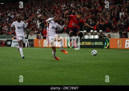 Curitiba, Parana, Brésil. 12 juillet 2023. CURITIBA (PR), 07/12/2023 - FOOTBALL/COPA DO BRASIL 2023/ATHLETICO PR/FLAMENGO - Match entre Athletico PR et Flamengo, deuxième étape des quarts de finale de la Copa do Brasil 2023, à la Ligga Arena ce mercredi 12 juillet 2023 (Credit image: © Edson de Souza/TheNEWS2 via ZUMA Press Wire) À USAGE ÉDITORIAL SEULEMENT! Non destiné à UN USAGE commercial ! Banque D'Images