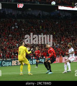 Curitiba, Parana, Brésil. 12 juillet 2023. CURITIBA (PR), 07/12/2023 - FOOTBALL/COPA DO BRASIL 2023/ATHLETICO PR/FLAMENGO - Match entre Athletico PR et Flamengo, deuxième étape des quarts de finale de la Copa do Brasil 2023, à la Ligga Arena ce mercredi 12 juillet 2023 (Credit image: © Edson de Souza/TheNEWS2 via ZUMA Press Wire) À USAGE ÉDITORIAL SEULEMENT! Non destiné à UN USAGE commercial ! Banque D'Images