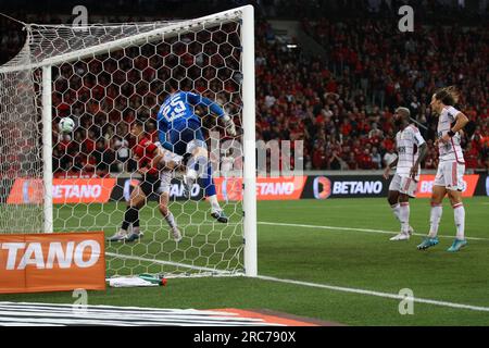 Curitiba, Parana, Brésil. 12 juillet 2023. CURITIBA (PR), 07/12/2023 - FOOTBALL/COPA DO BRASIL 2023/ATHLETICO PR/FLAMENGO - Match entre Athletico PR et Flamengo, deuxième étape des quarts de finale de la Copa do Brasil 2023, à la Ligga Arena ce mercredi 12 juillet 2023 (Credit image: © Edson de Souza/TheNEWS2 via ZUMA Press Wire) À USAGE ÉDITORIAL SEULEMENT! Non destiné à UN USAGE commercial ! Banque D'Images