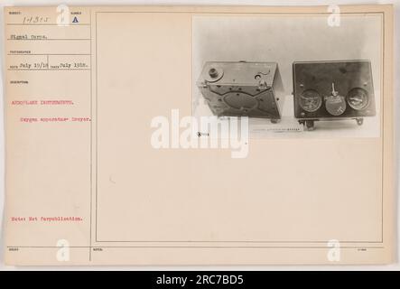 Une photographie en noir et blanc montrant un gros plan d'instruments d'avion de la première Guerre mondiale. L'image capture divers cadrans et commutateurs utilisés à des fins de navigation et de communication pendant la guerre. Légende : « gros plan des instruments d'avion utilisés pendant la première Guerre mondiale ». Banque D'Images