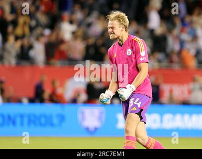 Chicago, États-Unis, 12 juillet 2023. Major League Soccer (MLS) Chicago Fire FC gardien Chris Brady célèbre un but du Fire contre CF Montréal au Soldier Field à Chicago, il, États-Unis. Crédit : Tony Gadomski / All Sport Imaging / Alamy Live News Banque D'Images