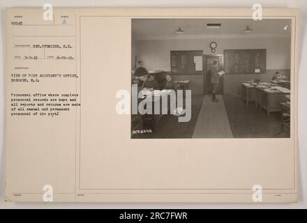 Vue du bureau de Port adjudant à Hoboken, N.J. Il s'agit du bureau du personnel où tous les dossiers et rapports du personnel sont conservés pour les membres du personnel temporaire et permanent du port. Photo prise le 25 juin 1919 par le sergent Stemizer. Record officiel numéro 58545. Banque D'Images