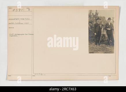 Des soldats du signal corps of the U.S.A. peuvent être vus sur cette photographie prise le 5 février 1918 à B Rico. L'image a été capturée par un photographe pour des magazines français et fait partie d'une série appelée M.A.O.ce.co. Il y a 24 images au total, et celle-ci est désignée comme 370. Banque D'Images