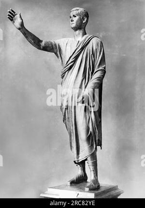 Rome, Italie : c. 90 av. J.-C. la statue en bronze grandeur nature d'Aulus Metellus, ou «l'orateur». Banque D'Images