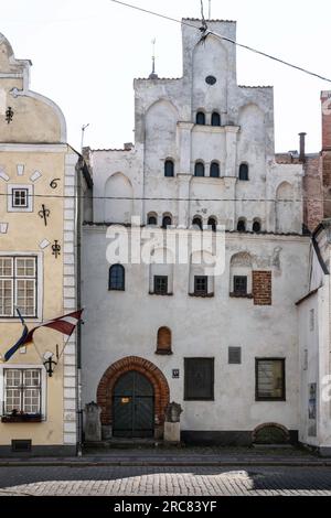 L'une des trois maisons des Frères, datant de la fin du 15e siècle avec des pignons à pas de corbeau, des décorations gothiques et quelques détails du début de la Renaissance Banque D'Images