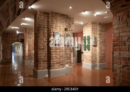 Palais de Rundāle dans la municipalité de Bauska en Lettonie. Sous-sol qui mène au restaurant, entre autres choses Banque D'Images