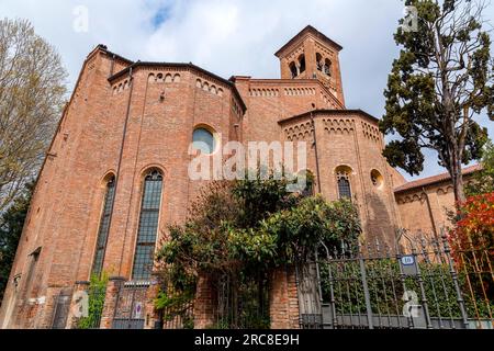 Padoue, Italie - 4 avril 2022 : Chiesa degli Eremitani, ou Église des ermites est une ancienne église Augustinienne de style gothique du 13e siècle à Padoue, en Italie Banque D'Images