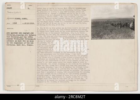 La 8 3e compagnie de mitrailleuses de la 3e division traverse la 4e division d'infanterie et le 166e train d'approvisionnement de la 42e division, en avance sur Mont See, en France. Lieutenant-colonel W.G. Weaver assuma la responsabilité de couper le train de ravitaillement pour accélérer le mouvement de sa colonne. L'incident s'est produit près de Richecourt. Banque D'Images