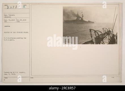 'U.S.S. Arizona passant par l'U.S.S. Aztic, un retour de la flotte de la victoire. Photographie prise par le sergent Palumbo le 31 décembre 1918 et reçue le 26 décembre 1918. Cette photo a été transmise par le censeur du M.I.D. le 2 janvier 1919. Émis avec des notes G.' Banque D'Images