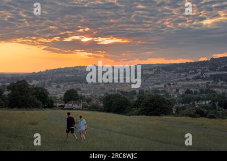 Ciel de coucher de soleil de maquereau au-dessus de Banque D'Images