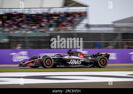 Silverstone, Grande-Bretagne. 09 juillet 2023. CIRCUIT DE SILVERSTONE, ROYAUME-UNI - 08 JUILLET : Kevin Magnussen, Haas F1 VF-23 lors des qualifications avant le Grand Prix de Grande-Bretagne au circuit de Silverstone le 08 juillet 2023 à Northampton, en Angleterre. (Photo de Michael Potts/Agence BSR) crédit : Agence BSR/Alamy Live News Banque D'Images