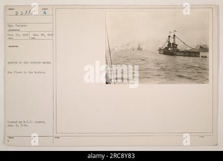 Flotte navale AMÉRICAINE revenant au port après une victoire pendant la première Guerre mondiale. Photographie prise le 31 décembre 1918 par le sergent Palumbo. L'image montre un groupe de navires dans le port. La photo a été approuvée par le censeur du M.I.D. le 2 janvier 1919. Banque D'Images