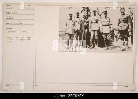 Légende : Capitaine Stoup du 13th Engineers Railway pendant le Memorial Day, 1918. Cette photographie a été prise par un photographe non identifié des Forces expéditionnaires américaines. Officiellement numéroté SUJET 47156, il présente les activités du corps du génie pendant la première Guerre mondiale. » Banque D'Images