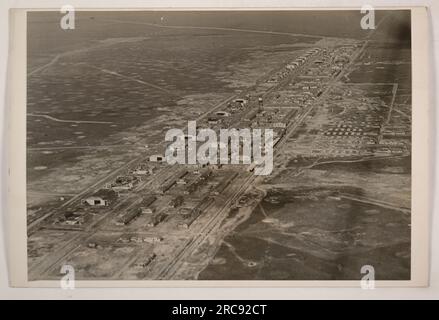 Vue aérienne de Gerstner Field à Lake Charles, Louisiane après l'ouragan dévastateur du 6 août 1918. La photographie capture les dégâts considérables causés par la tempête. Pris d'une hauteur de 600 pieds. Banque D'Images