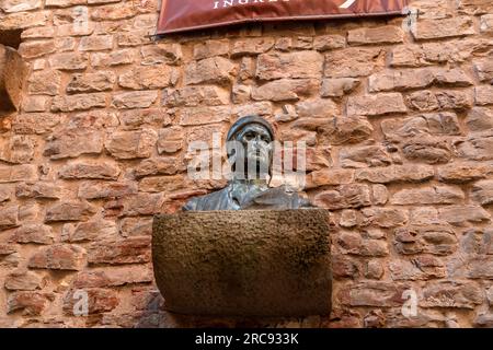 Florence, Italie - 6 avril 2022 : Maison du Musée Dante est une maison sur le site de la maison natale de Dante, avec des expositions sur son travail et la vie à Florence Banque D'Images