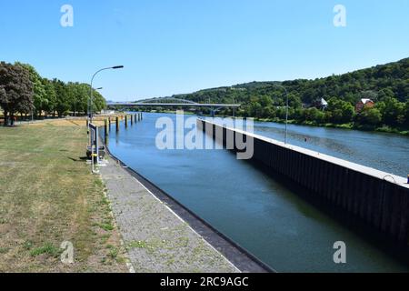 Moselle à l'écluse de la rivière Grevenmacher Banque D'Images