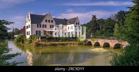 Burg Heimerzheim in Nordrhein-Westfalen, Wasserschloss, Heimerzheim, Bonn, Deutschland, Europa. Banque D'Images