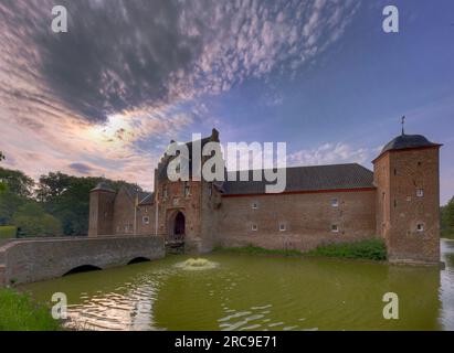 Burg Heimerzheim in Nordrhein-Westfalen, Wasserschloss, Heimerzheim, Bonn, Deutschland, Europa. Banque D'Images