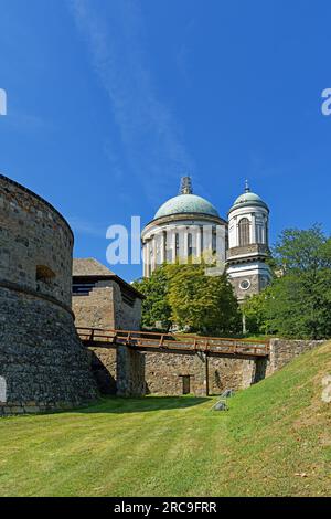 Burg Esztergom, Parkanlage, Esztergomi Bazilika, Sankt-Adalbert-Kathedrale Banque D'Images