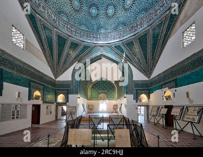 Innenaufnahme im Caratay Museum oder Kachelmuseum, Konya, Tuerkei |intérieur du musée de céramique Caratay Madrasa, Konya, Turquie| Banque D'Images