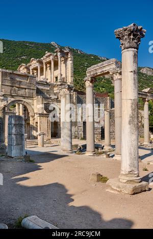 Untere Agora von Ephèse, site archéologique d'Ephèse, Selcuk, Tuerkei |Tetragonos Agora (marché carré) ou Agora commerciale, Ephèse Archéologique Banque D'Images