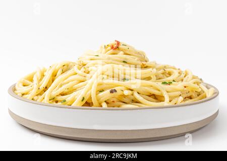 Aglio e olio sur fond blanc Banque D'Images