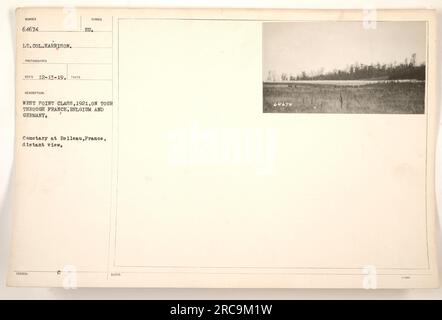 West point classe de 1921 lors d'une tournée à travers la France, la Belgique et l'Allemagne visite le cimetière de Belleau, France. La photographie est une vue lointaine du cimetière. Prise le 13 décembre 1919 par le photographe Reed. Le lieutenant-colonel Harrison est photographié sur la photo. Banque D'Images