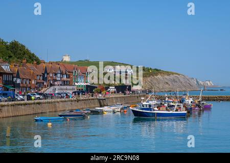 Folkestone, Royaume-Uni - 9 juillet 2023 : bateaux de pêche au port de Folkestone Banque D'Images