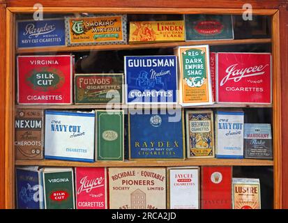 Emballage de cigarettes CWS - Nexum cheroots, CWS Navy Cut, Raydex, cigarettes Beechwood, Jayce Junior, Lustre, Raydex, Meadowland Banque D'Images