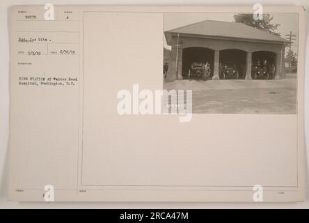 Caserne de pompiers de l'hôpital Walter Reed, Washington, D.C. Cette image, prise le 30 juin 1919, montre une caserne de pompiers à l'hôpital. L'hôpital Walter Reed a servi de centre médical militaire pendant la première Guerre mondiale, fournissant des soins aux soldats blessés. Il est situé à Washington, D.C. Banque D'Images