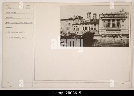 13e Engrs., chemin de fer, stationné à Verdun, France pendant la première Guerre mondiale. La photographie a été prise en août 1918 par un photographe des Forces expéditionnaires américaines (A.E.F.). L'image montre une vue du chemin de fer à Verdun. Cette photographie porte le numéro de description eu 13th Engrs., Railway et a été publiée avec les notes 041521. Banque D'Images