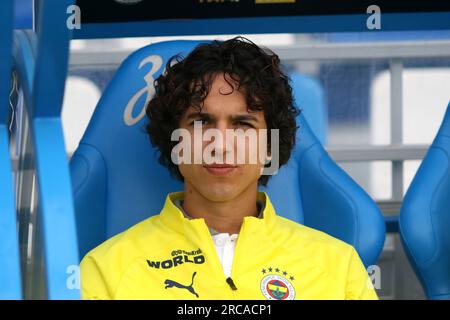 Saint-Pétersbourg, Russie. 12 juillet 2023. Emre Demir (25) de Fenerabahce vu lors du match de football de la Premier Cup pari entre Fenerabahce Istanbul et Crvena Zvezda Belgrad à Gazprom Arena. L'équipe Crvena Zvezda FC a gagné contre Fenerabahce avec un score final de 3:1. (Photo Maksim Konstantinov/SOPA Images/Sipa USA) crédit : SIPA USA/Alamy Live News Banque D'Images