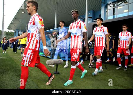 Saint-Pétersbourg, Russie. 12 juillet 2023. Strahinja Erakovic (25), Peter Olayinka (14), Marko Seufatu Nikola Stamenic, connu sous le nom de Marko Stamenic (6) de Crvena Zvezda vu lors du match de football de la Premier Cup pari entre Fenerabahce Istanbul et Crvena Zvezda Belgrad à Gazprom Arena. L'équipe Crvena Zvezda FC a gagné contre Fenerabahce avec un score final de 3:1. (Photo Maksim Konstantinov/SOPA Images/Sipa USA) crédit : SIPA USA/Alamy Live News Banque D'Images