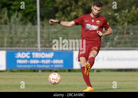 Vlaardingen, pays-Bas. 13 juillet 2023. VLAARDINGEN, PAYS-BAS - JUILLET 13 : Gerasimos Mitoglou de l'AEK Athènes lors de l'AEK Athene de la saison 2022-2023 du FC Shakhtar Donetsk au Sportpark CWO le 13 juillet 2023 à Vlaardingen, pays-Bas (photo Broer van den Boom/Orange Pictures) crédit : Orange pics BV/Alamy Live News Banque D'Images