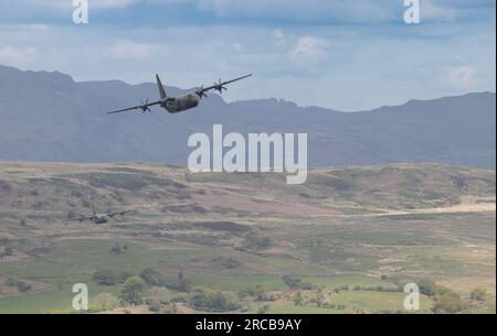 Hercules passant par la boucle de Mach Banque D'Images