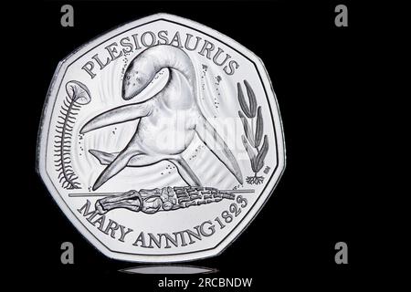 2021 Plesiosaurus de l'ensemble de 3 dinosaures 50 pence série Banque D'Images