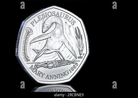 2021 Plesiosaurus de l'ensemble de 3 dinosaures 50 pence série Banque D'Images