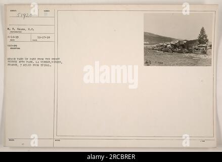 Cimetière de voitures du parking français près de la Vierge, Vosges, France, situé à 3 km d'Epinal. Prise le 27 décembre 1918, l'image montre une collection de véhicules mis au rebut utilisés pendant la première Guerre mondiale. Photo prise par V. R. Sears, S.C. Photographe le 14 avril 1919. Banque D'Images