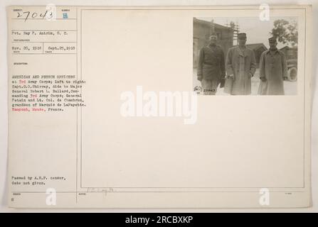 Officiers américains et français du 3e corps d'armée à Rampont, Meuse, France pendant la guerre mondiale 1. De gauche à droite : Capitaine G.0.Shirrey, aide du major général Robert L. Bullard, commandant du 3e corps d'armée ; général Petain et lieutenant-colonel de Chambrun, petit-fils du marquis de Lafayette. Photographie prise par le VP Ray P. Antrim le 25 septembre 1918. Banque D'Images